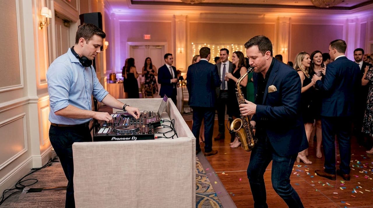 Hochzeitsparty mit DJ und Saxophon: unvergesslich feiern
